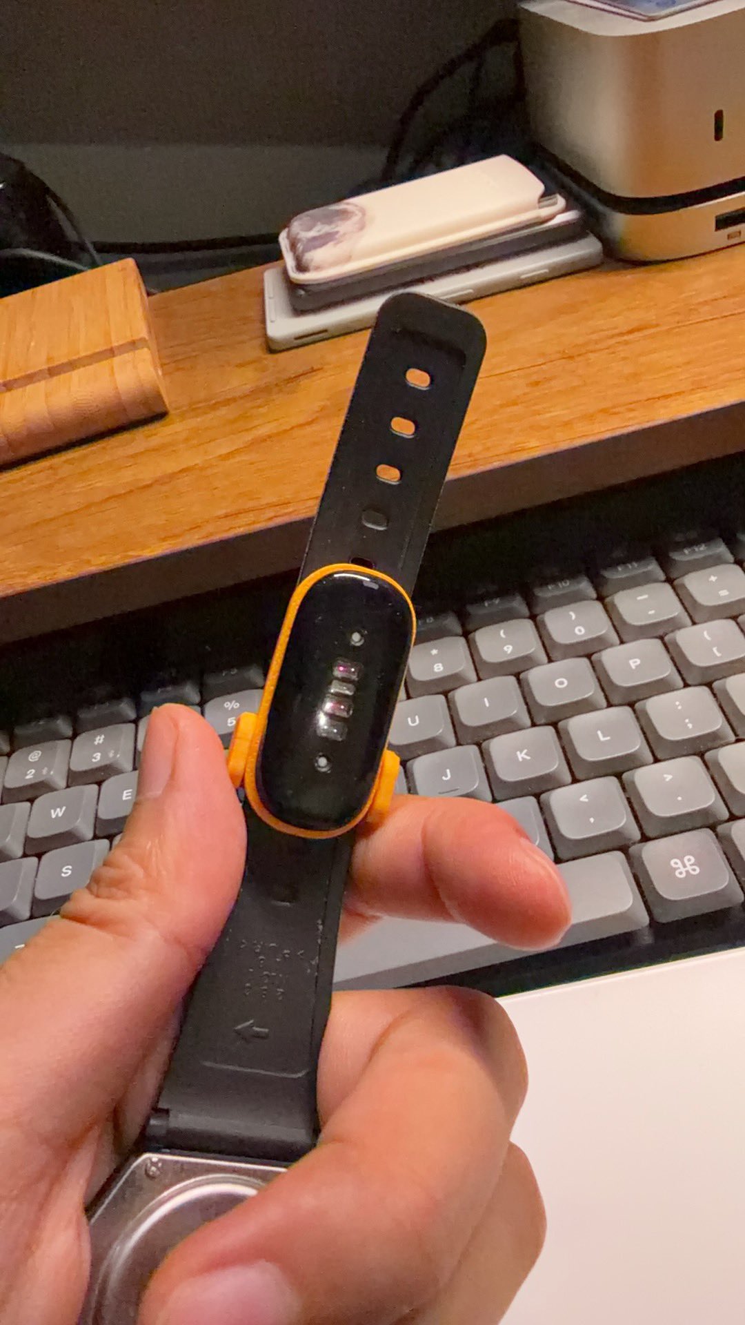 普通手表也能用上 Google Fitbit:3D 打印一个卡扣,完美适配卡西欧 F91W 普通手表也能用上 Google Fitbit:3D 打印一个卡扣,完美适配卡西欧 F91W