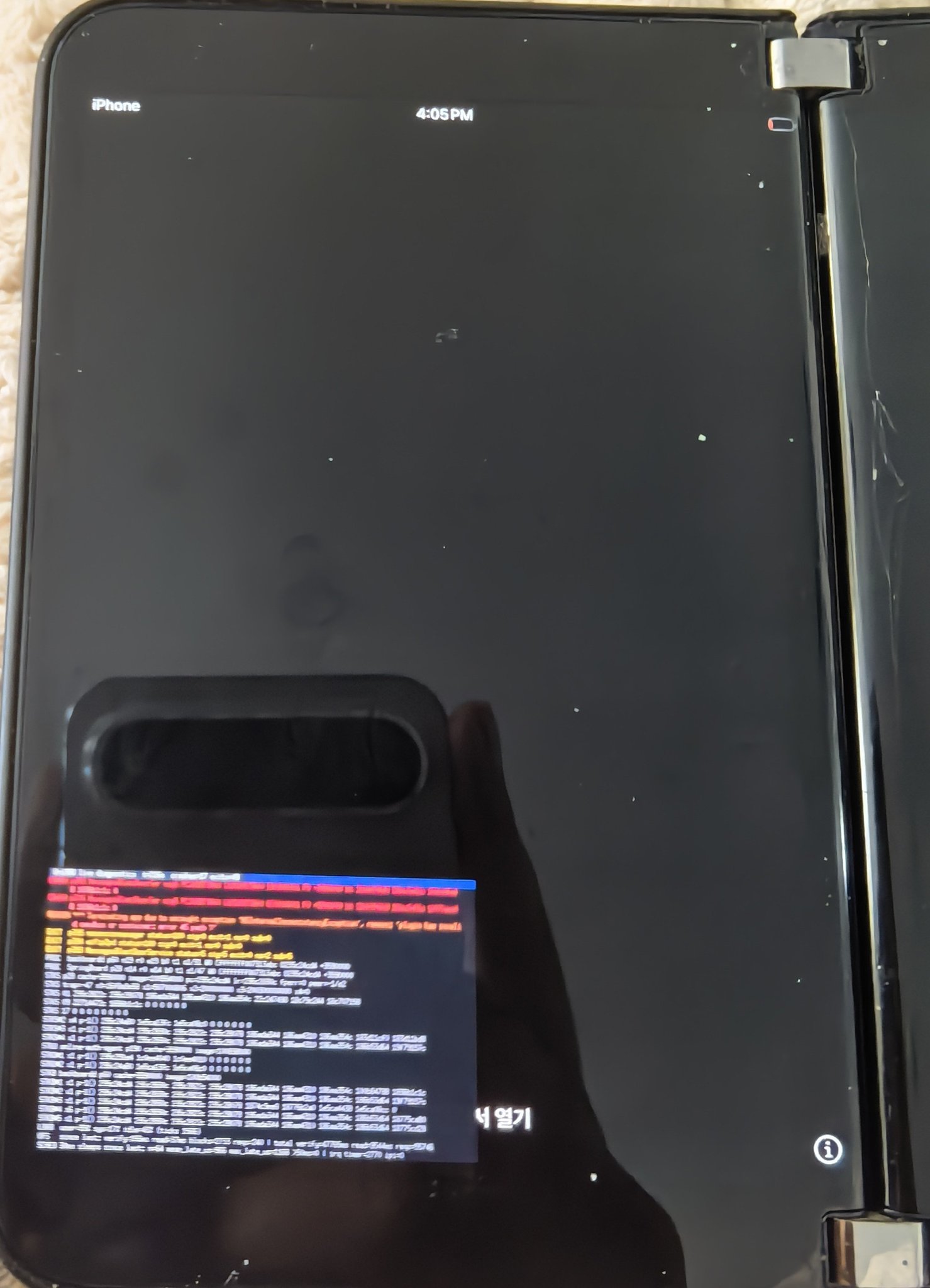 iOS 26 在一台微软 Surface Duo 2 上原生跑起来了